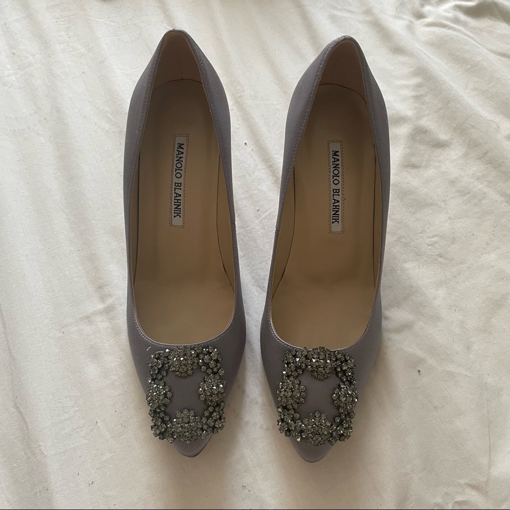 Manolo Blahnik Hangisi 70 Embellished Satin Pumps